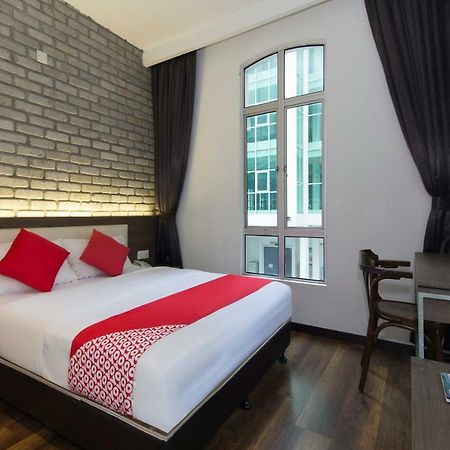 Oyo 127 The Reeds Hotel كوالالمبور المظهر الخارجي الصورة